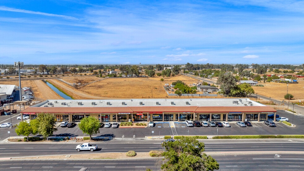 More Photos Of 1410 Country Club Dr, Madera Unknown For Lease