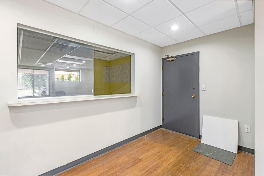 More Photos Of 9030 Montgomery Rd, Cincinnati Medical For Lease
