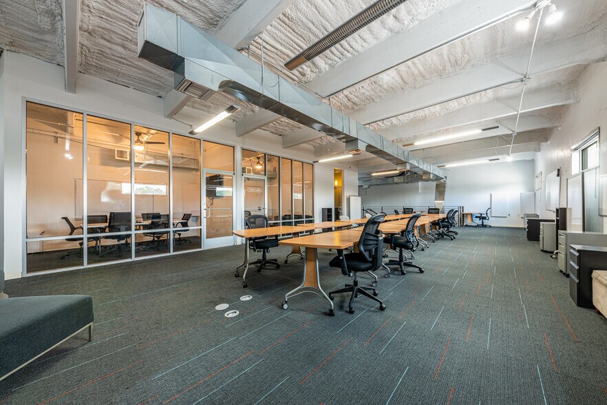 More Photos Of 3000 E Cesar Chavez St, Austin Office For Lease