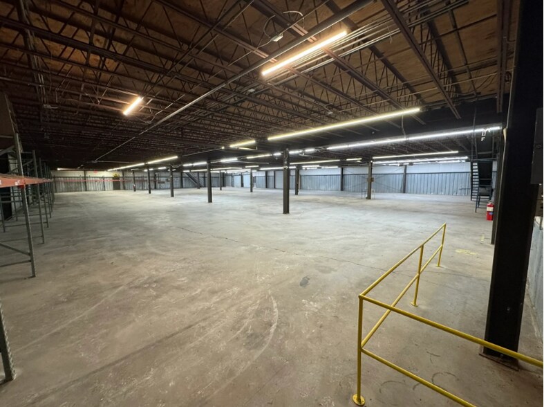 More Photos Of 215-219 Lovvorn Rd, Carrollton Warehouse For Lease