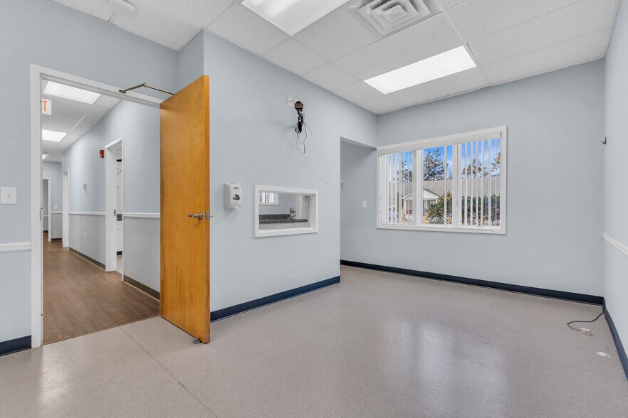 More Photos Of 508 Lakehurst Rd, Toms River Medical For Sale