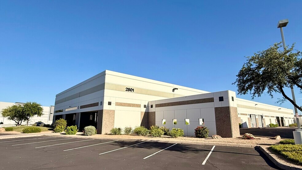 More Photos Of 2552 W Erie Dr, Tempe Unknown For Lease