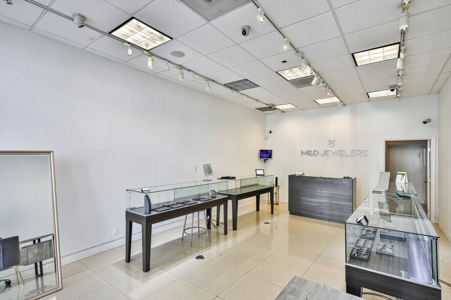 More Photos Of 269-281 S Beverly Dr, Beverly Hills Loft Creative Space For Lease