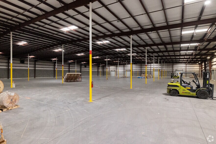 More Photos Of 138 Industrial Blvd, Rincon Warehouse For Lease