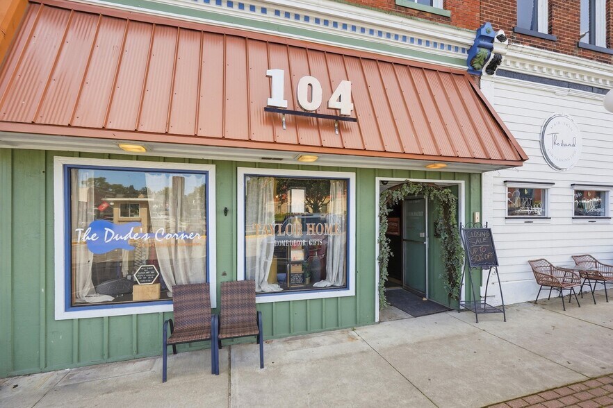 More Photos Of 104 W Main St, Albion General Retail For Sale