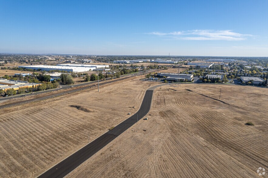 More Photos Of Winding Creek Rd @ Foothills Blvd, Roseville Unknown For Lease