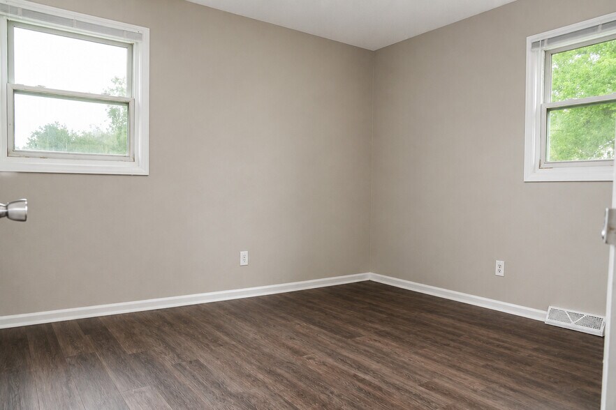 More Photos Of 1030 Te Ann Ct, Lake Odessa Multifamily For Sale