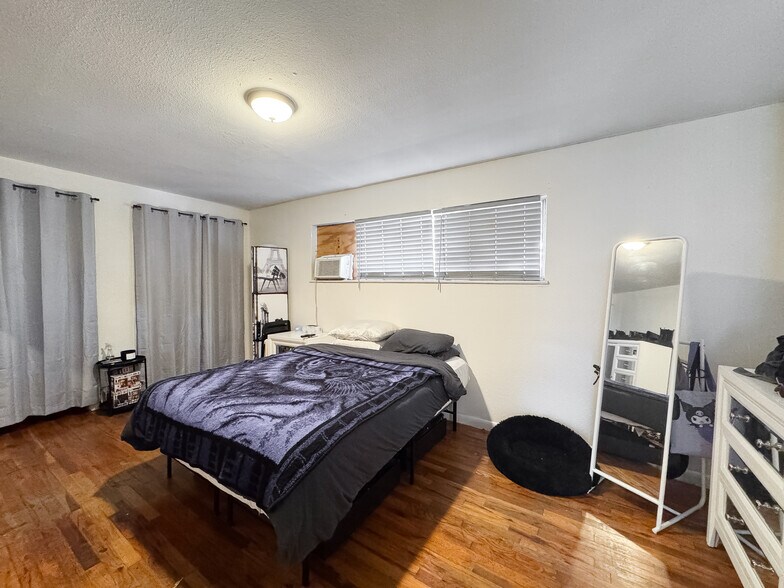 More Photos Of 2708-2712 Oakcliff St, Houston Apartments For Sale