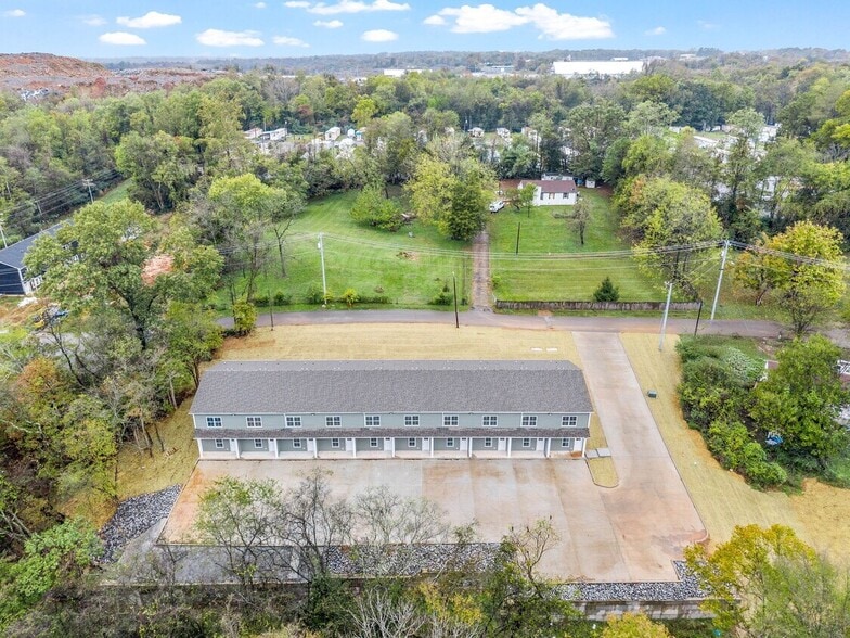 Primary Photo Of 329 Cedar Ct, Clarksville Apartments For Sale