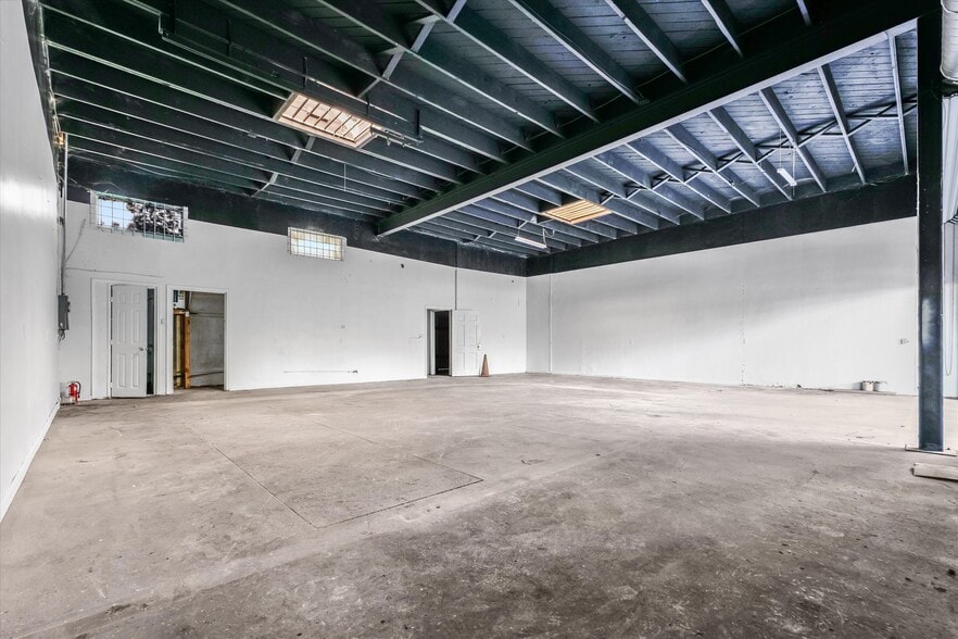 More Photos Of 2315 Fair Oaks Ave, Altadena Auto Repair For Sale