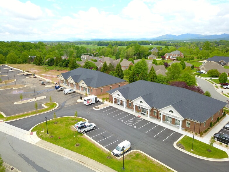 More Photos Of 1415 Crossings Center Dr, Forest Unknown For Lease