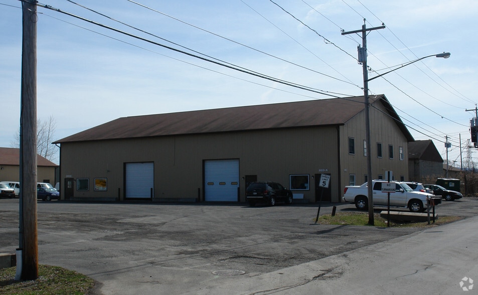 Primary Photo Of 203 Bagg St, East Syracuse Flex For Sale