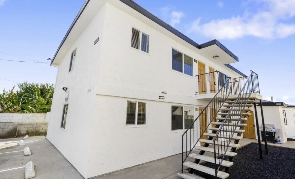 More Photos Of 615 Florence St, Imperial Beach Apartments For Sale