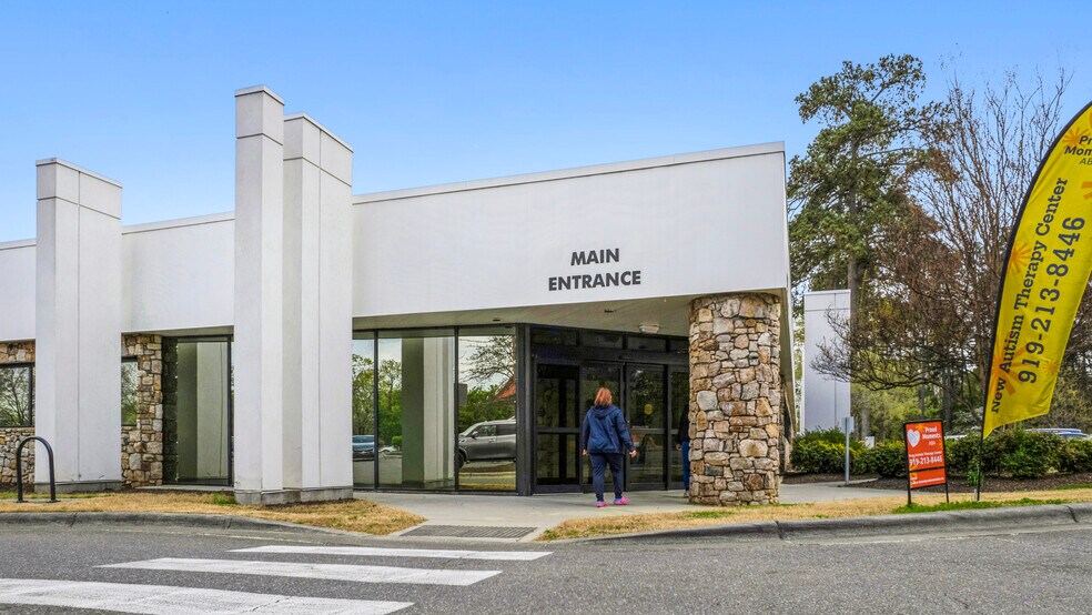 More Photos Of 3901 N Roxboro Rd, Durham Medical For Sale