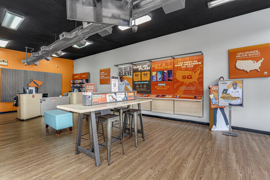 More Photos Of 5933-5945 W Division St, Chicago Storefront For Sale