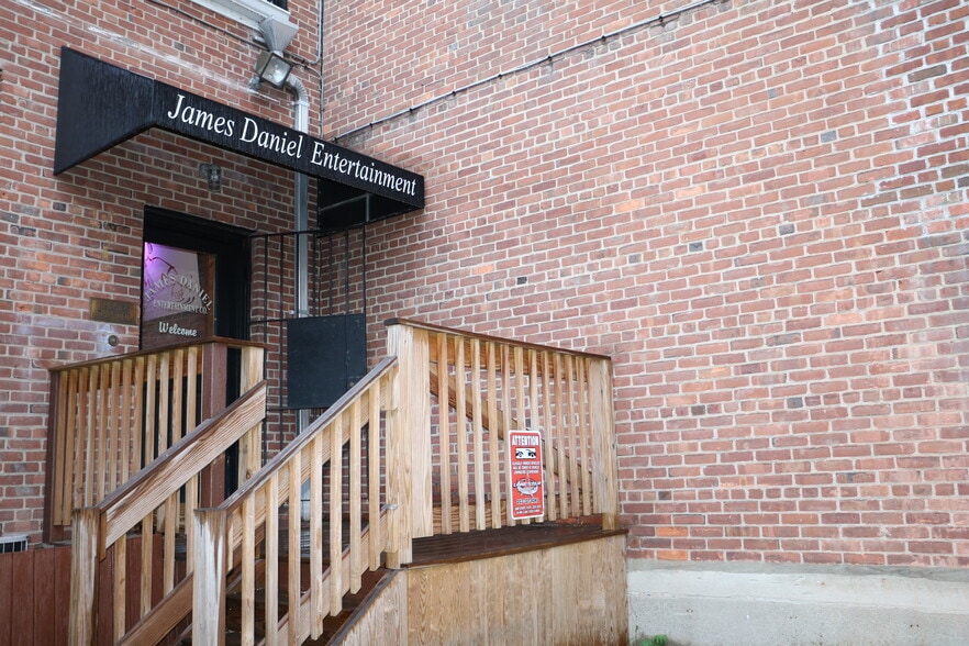 More Photos Of 125 Bedford St, Stamford Storefront For Lease