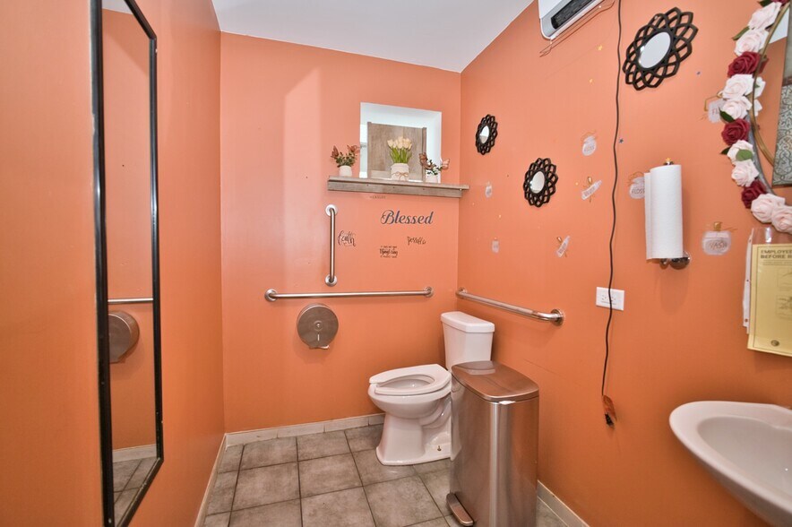 More Photos Of 3034-3040 W Montrose Ave, Chicago Apartments For Sale