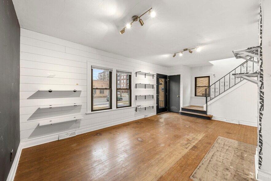 More Photos Of 305 S Naperville Rd, Wheaton Office For Sale