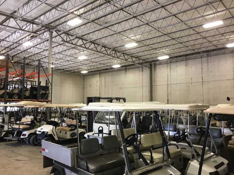 More Photos Of 1971 N I-35, San Marcos Warehouse For Lease