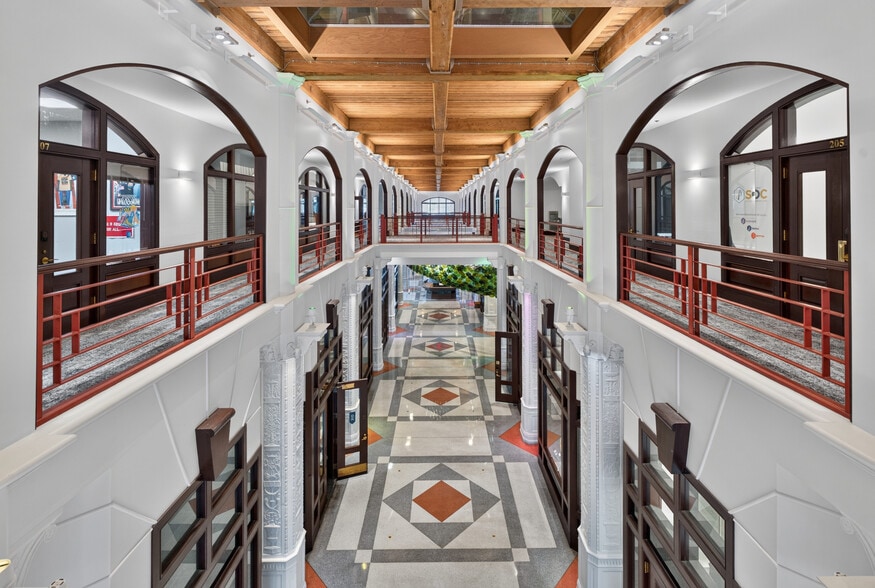 More Photos Of 911-919 Washington Ave, Saint Louis Office For Lease