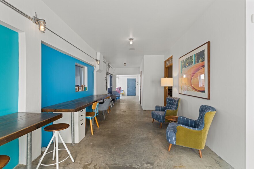 More Photos Of 5927 Blackwelder St, Culver City Loft Creative Space For Lease