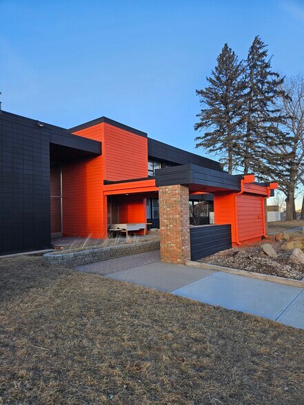 More Photos Of 340 50th Ave SE, Calgary Office For Sale