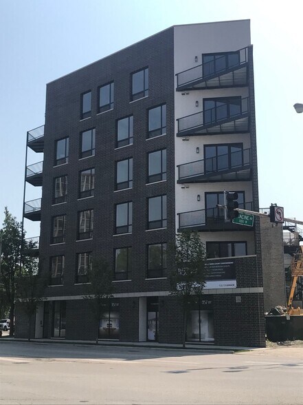 Primary Photo Of 613 N Ogden Ave, Chicago Apartments For Sale