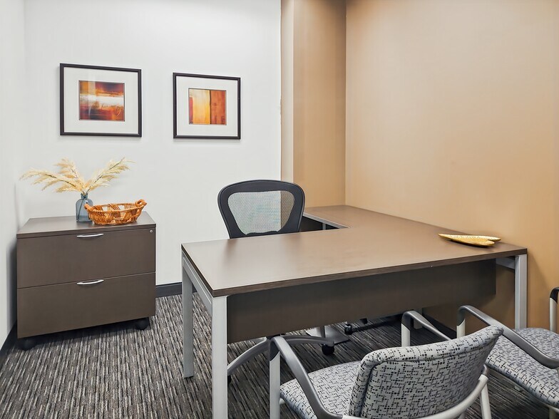 More Photos Of 50 N Laura St, Jacksonville Coworking Space