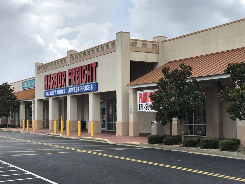 Primary Photo Of 229 W General Screven Way, Hinesville Unknown For Lease