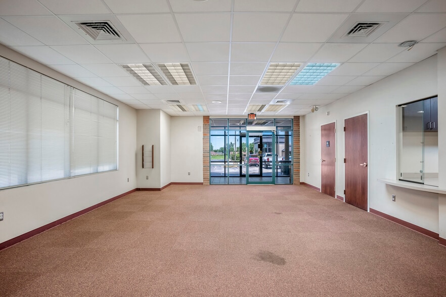 More Photos Of 820 S Illinois Ave, Republic Medical For Sale