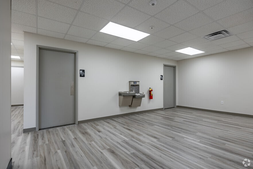 More Photos Of 2720 Sheraton Dr, Macon-Bibb Unknown For Lease