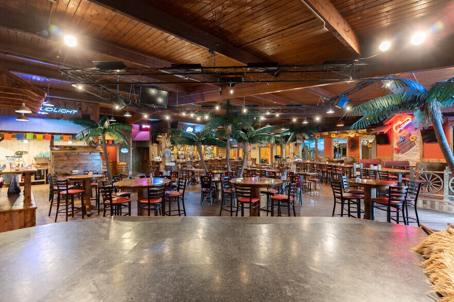 More Photos Of 1401 S Morley St, Moberly Restaurant For Sale