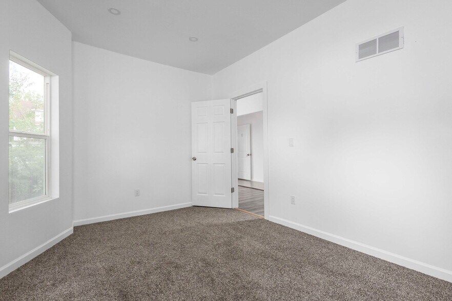 More Photos Of 553 Belmont St, Detroit Apartments For Sale