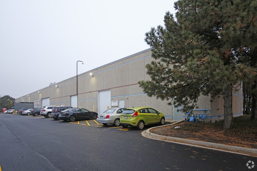 More Photos Of 2500 W Bradley Pl, Chicago Unknown For Lease