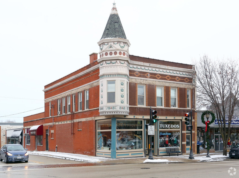 Primary Photo Of 430-432 N Milwaukee Ave, Libertyville Storefront Retail Residential For Lease