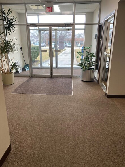More Photos Of 800 W Central Rd, Mount Prospect Unknown For Lease