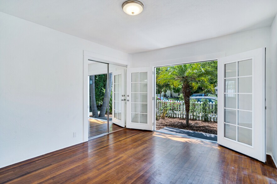 More Photos Of 1231-1233 17th St, Santa Monica Apartments For Sale
