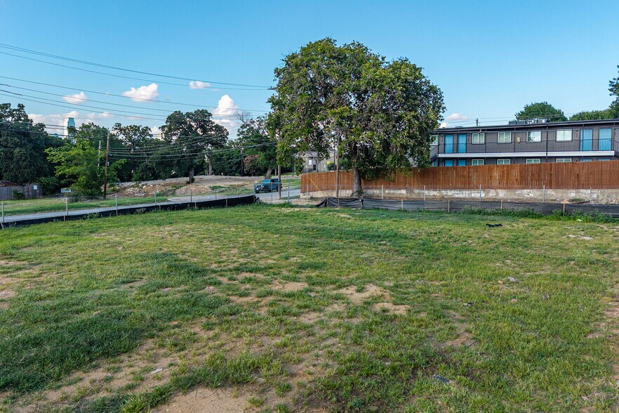 More Photos Of 722 N Marsalis Ave, Dallas Land For Sale