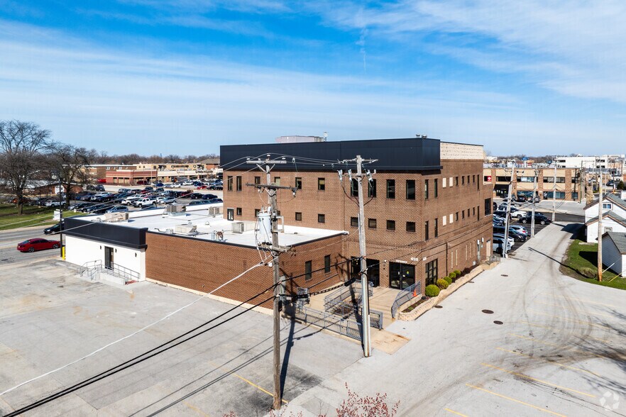More Photos Of 6309-6313 W 95th St, Oak Lawn Medical For Lease