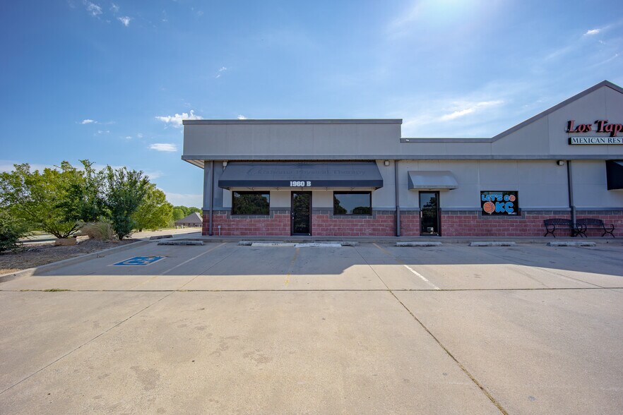 More Photos Of 1940 Harper St, Choctaw Medical For Lease