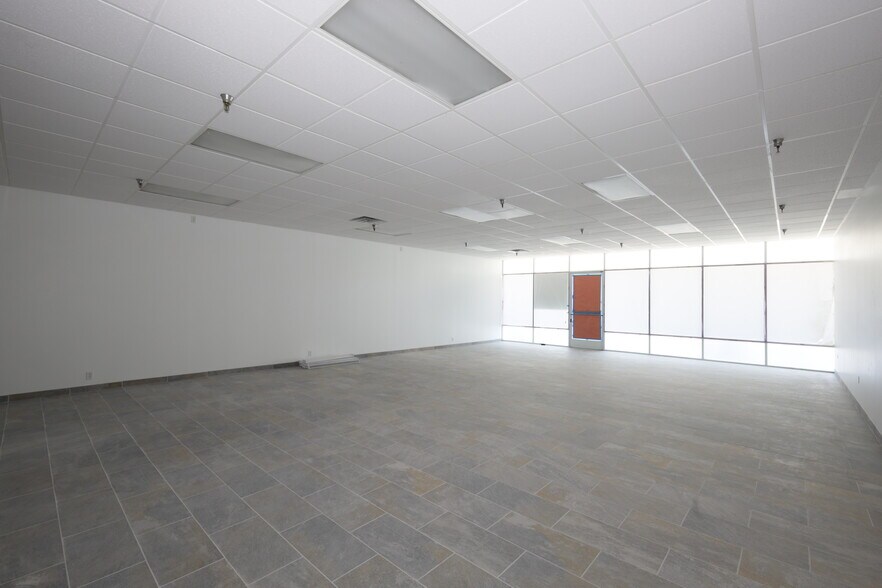 More Photos Of 1700 E Thompson Blvd, Ventura Auto Repair For Lease