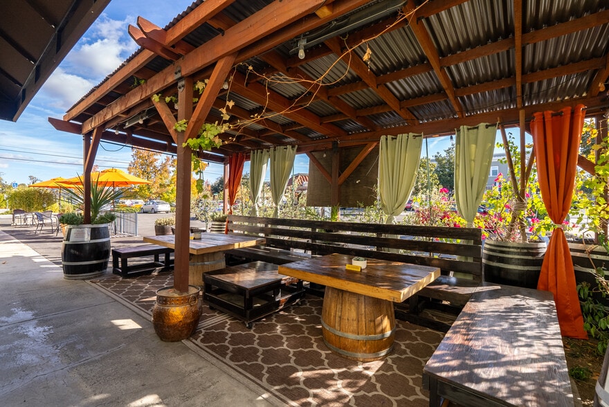 More Photos Of 1306 Pine St, Paso Robles Storefront For Sale