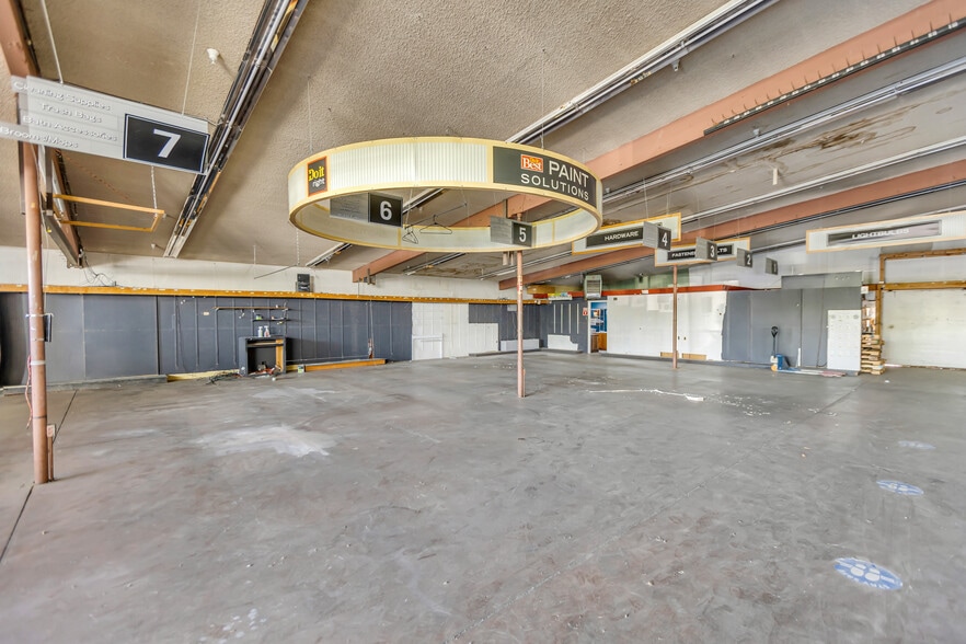 More Photos Of 5303 Freeport Blvd, Sacramento Storefront For Lease