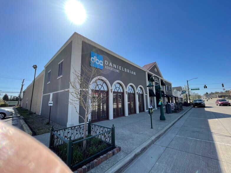 More Photos Of 222 S Main St, Rochester Coworking Space