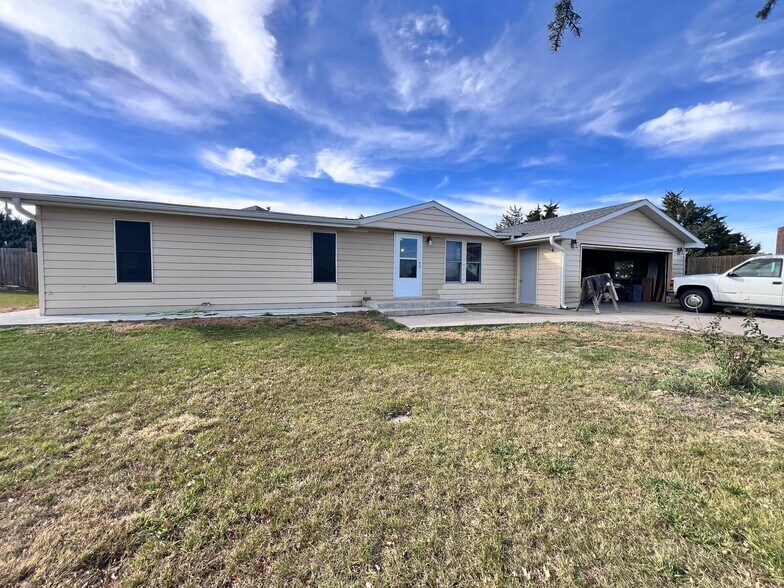 More Photos Of 409 N Commercial Ave, Wallace Apartments For Sale