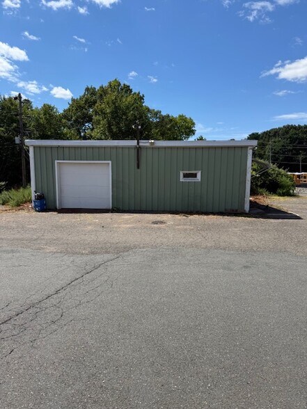 More Photos Of 5-40 Glen Rd, Manchester Warehouse For Lease