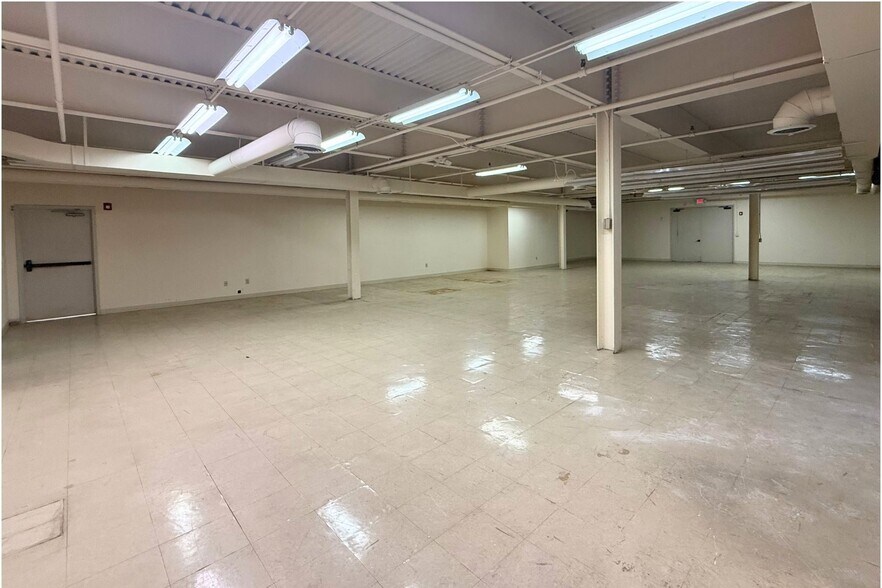 More Photos Of 30 Nutmeg Dr, Trumbull Research And Development For Lease