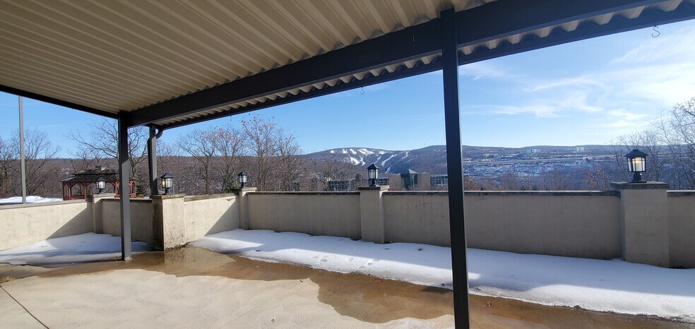 More Photos Of 20 Montage Mountain Rd, Moosic Restaurant For Lease