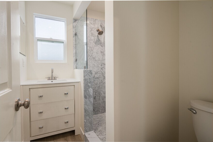 More Photos Of 1271 S Sycamore Ave, Los Angeles Apartments For Sale