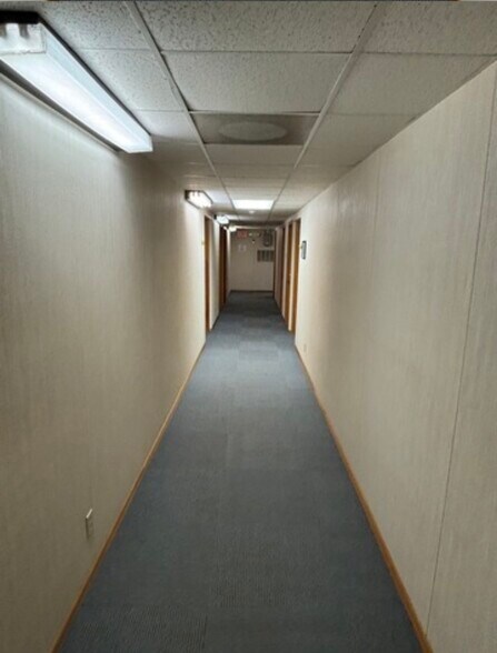 More Photos Of 215 6th Ave S, Clinton Office For Lease